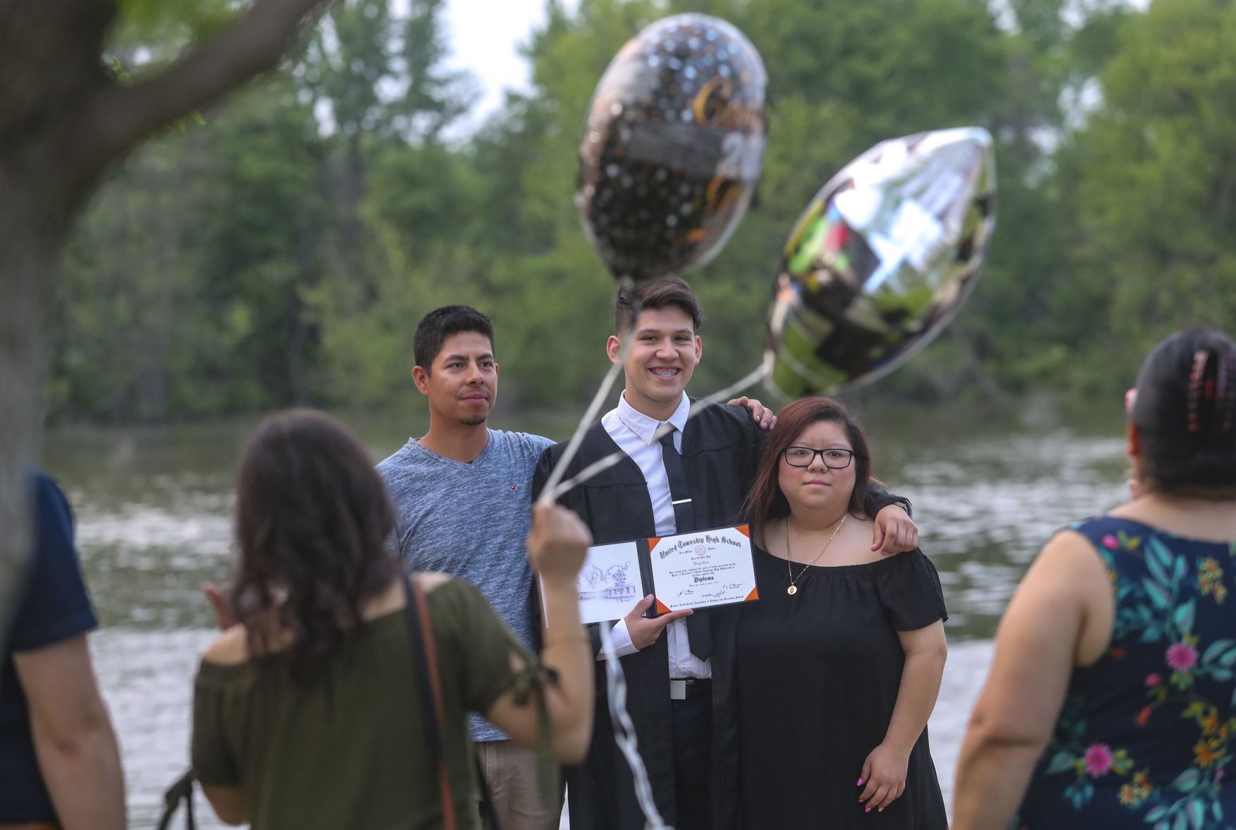 060219-mda-nws-uthsgrad-010